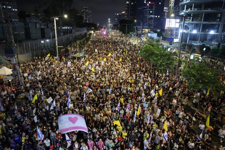 Thousands rally in Tel Aviv against Netanyahu’s new Gaza plan, demand release of hostages