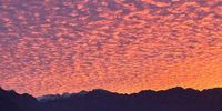 Sunrise over the Witzenberge, Tulbagh. Image: Gerard Peter<br>