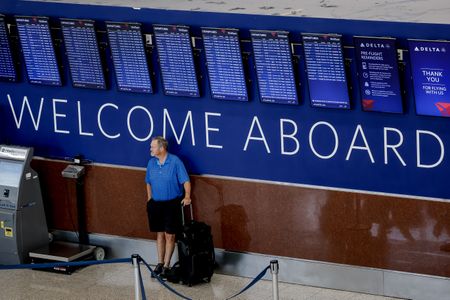 Flight delays hit Orlando, Dallas, DC due to shortage of air traffic controllers