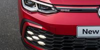 The new honeycomb grille with integrated fog lights. (Photo: VWSA)