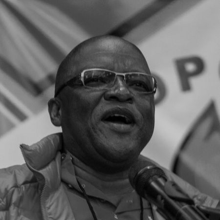 Zizamele Cebekhulu-Makhaza 