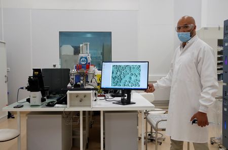 Britain nears $625 mln Sanofi/GSK COVID-19 vaccine deal -report