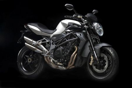 MV Agusta Brutale 920 – naked Italian passion