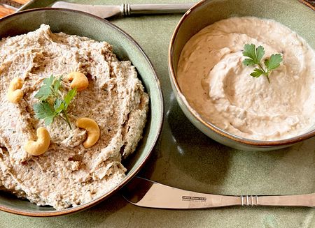 The pitter-pâté of friendly feet