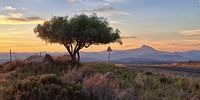 Karoo dusk, with the distinctive silhouette of Compassberg near Nieu-Bethesda. (Image: Chris Marais)<br>