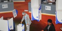 Multi-party coalition delegates cast their votes for the mayoral position in Ekurhuleni. (Photo: Leon Sadiki)