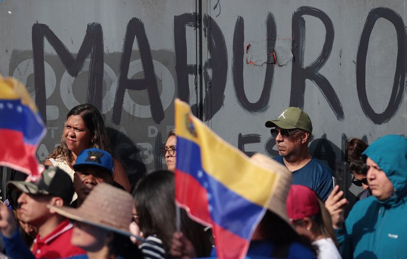 Top US commander makes surprise visit to Venezuela for security talks