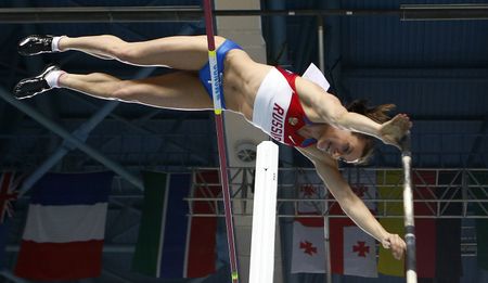 London 2012: Peerless Isinbayeva heads for new heights