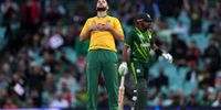 Wayne Parnell of Proteas celebrates the wicket of Muhammad Rizwan of Pakistan during the 2022 ICC Men's T20 World Cup match between Pakistan and South Africa at Sydney Cricket Ground on November 03, 2022 in Sydney, Australia. (Photo: Isuru Sameera Peiris / Gallo Images)