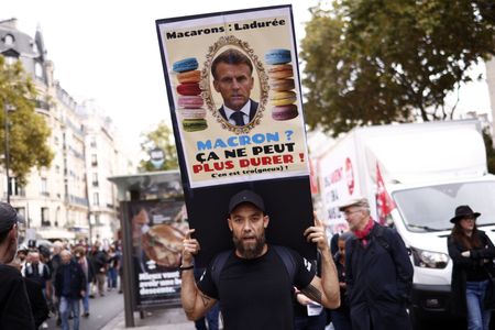 Student protests and French public sector strike heap pressure on Macron