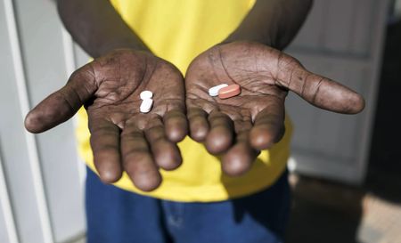 Statin lowers cardiovascular disease risk in people living with HIV, large study finds