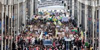 epa07856287 Protesters take part in a demonstration as a part of the Fridays for Future global climate strike in Brussel, Belgium, 20 September 2019. Millions of people around the world are taking part in protests demanding action on climate issues. The Global Strike For Climate is being held only days ahead of the scheduled United Nations Climate Change Summit in New York.  EPA-EFE/STEPHANIE LECOCQ