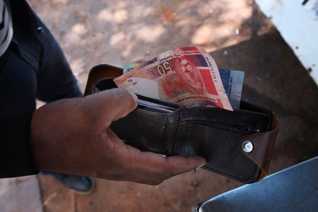 South Africa’s Rand Hits 13-Month High on Economy Optimism