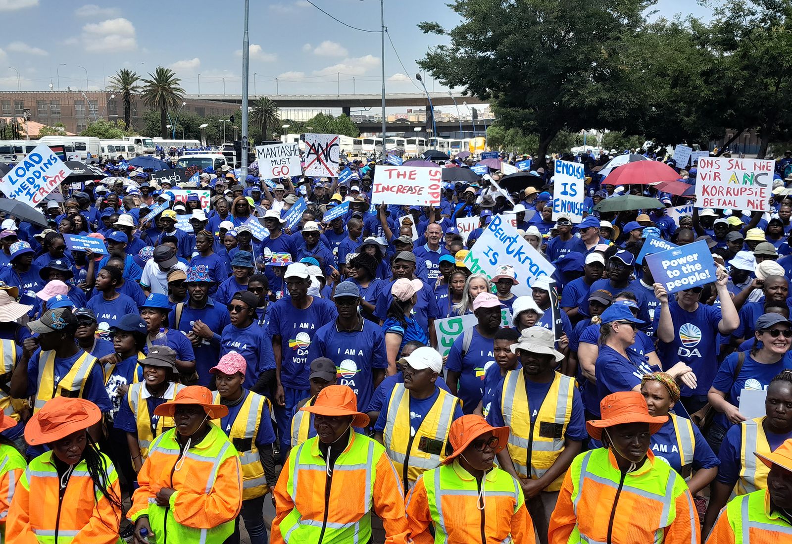 DA’s ‘Power to the People’ march turns Cape Town and Jozi streets blue