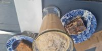 Iced coffee with something sweet on a very hot day at Aardvark Eats, Riebeek Kasteel. (Photo: Marita van der Vyver) <br>