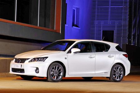 Lexus CT200h - A hatch that's eco-cool, not hot