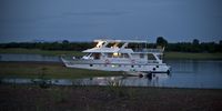 When evening falls you pick your own port along the endless shore. Image: Don Pinnock