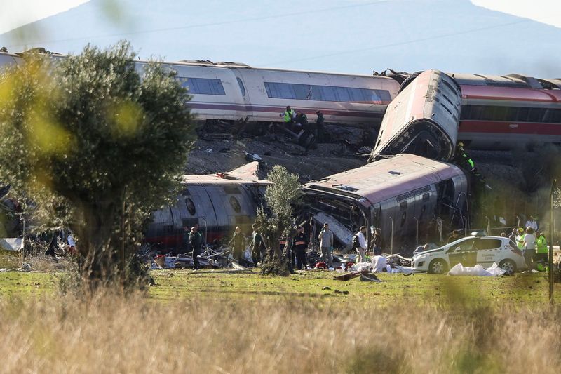 IN PICTURES: Deadly train crash in Spain and more from around the world