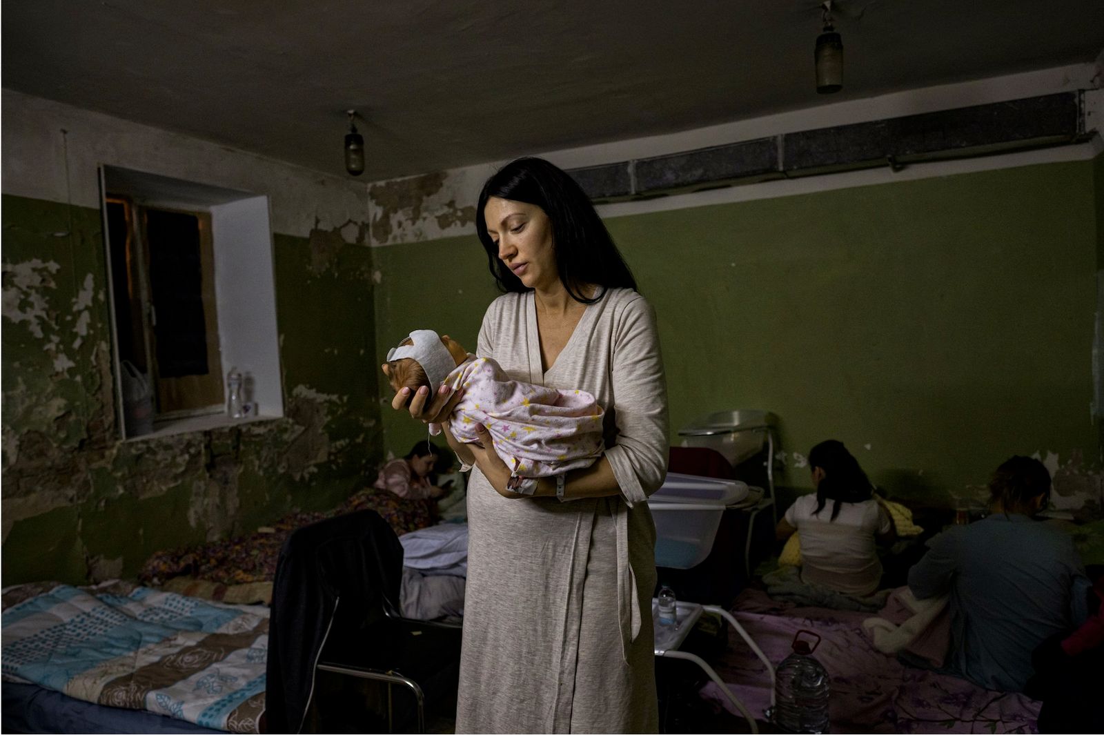 Photojournalist Lynsey Addario’s exhibition invites viewers to pause