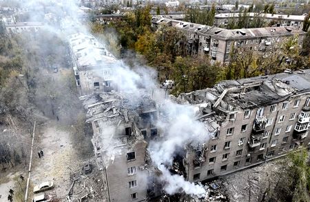 Moscow's attacks on Dnipropetrovsk region kill two, wound 19; Kyiv battles 50,000 troops in Russia’s Kursk