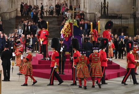 As national mourning period ends, 250,000 viewed Queen's lying-in-state