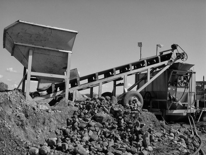 An intriguing tale of dop and diamonds in digger country