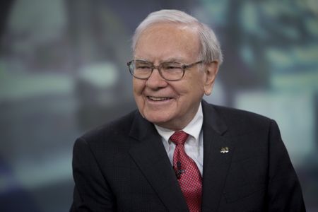 Buffett’s Berkshire Hathaway Tops $1 Trillion in Market Value