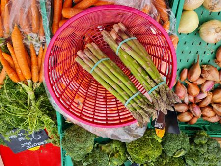 Asparagus, green and white, big and small