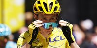 The Yellow Jersey Danish rider Jonas Vingegaard of Jumbo Visma before the start of the 15th stage of the Tour de France 2022 over 202.5km from Rodez to Carcassonne on 17 July 2022. (Photo: EPA-EFE / Yoan Valat)