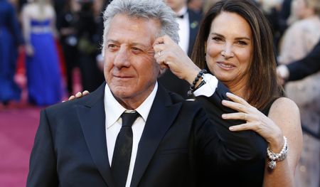 Dustin Hoffman undergoes cancer treatment