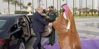 epa09829008 A handout photo made available by the Saudi Royal Court showing Saudi Crown Prince Mohammed bin Salman (R) receiving British Prime Minister Boris Johnson (L) ahead of a meeting in Riyadh, Saudi Arabia, 16 March 2022. Johnson is visiting Saudi Arabia and the UAE for talks that are expected to focus on energy supplies following Russia's invasion of Ukraine.  EPA-EFE/BANDAR ALJALOUD HANDOUT  HANDOUT EDITORIAL USE ONLY/NO SALES