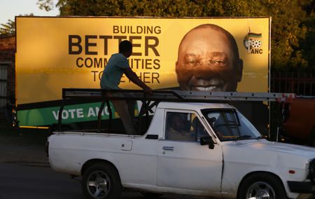 Fikile Mbalula berates ANC officials after party bigwigs get a close-up view of potholed Free State