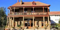 Oudtshoorn-feather-boom 