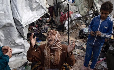 Israel foresees seven more months of war; Meta removes AI-generated influence campaigns