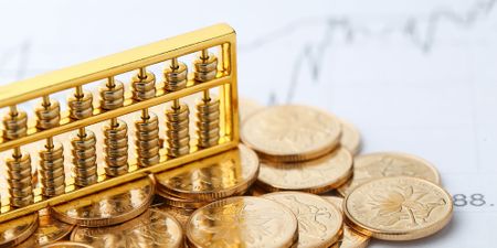 After the Bell: Does gold ‘glister’ or ‘glitter’, and do we care?