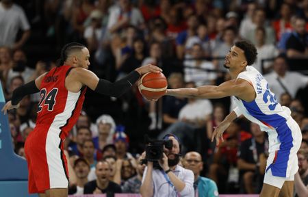 France wows while US dazzles on way to men’s Olympic basketball semifinals