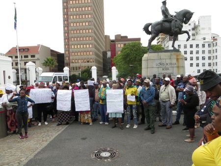 Khayelitsha families demand removal of asbestos roofing from homes
