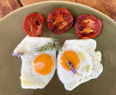 Lekker Brekker Monday: Olive oil-poached eggs with lavender and garlic