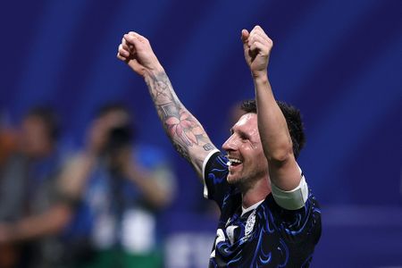 Messi-inspired Argentina rally late to send England packing from World Cup