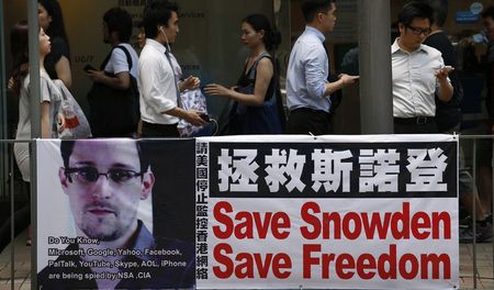 Behind Snowden's Hong Kong exit: fear and persuasion