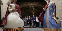 Barcelona's mayor Jaume Collboni (C-L) and Kiev's mayor Vitali Klichko (C-R) attend the presentation of the huge sculptures of papier-mache called 'the princess Olga and prince Volodymyr' for the Merce Fest held in Barcelona, Spain, 22 September 2023. The sculptures have been donated by the Ukranian city, the honor guest of this Catalonian Fest.  EPA-EFE/Quique Garcia