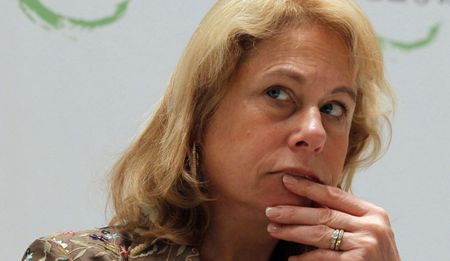 Anglo American: A giant corporation between a big rock and a very hard place