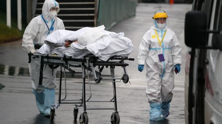 Moderna booster backed by US panel; South Africa registers 947 new cases