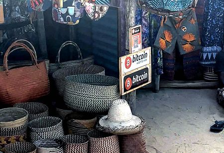 SAA passengers get another way to pay for flights — bitcoin