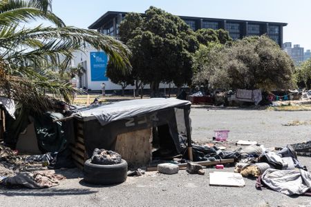 Sydney Street occupiers in District Six forced to dodge rats and police