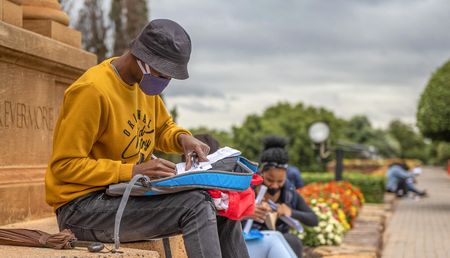 Majority of SA youth forced to choose between job-hunting and buying food