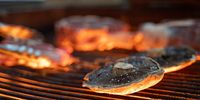 Portobello mushrooms on the braai. (Photo: jatocreate on Pixabay)<br>