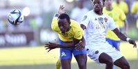Peter Shalulile of Sundowns and Qobolwakhe Sibande of Stellenbosch FC during the Nedbank Cup semi-final at Danie Craven Stadium in Stellenbosch.  5 May 2024. (Photo: Ashley Vlotman/Gallo Images)