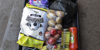 A food parcel hamper from Macua. (Photo: Lucas Ledwaba / Mukurukuru Media)