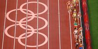 TOKYO, JAPAN - AUGUST 06: Sifan Hassan of Team Netherlands leads the field during the Women's 1500 metres final on day fourteen of the Tokyo 2020 Olympic Games at Olympic Stadium on August 06, 2021 in Tokyo, Japan. (Photo by Richard Heathcote/Getty Images)